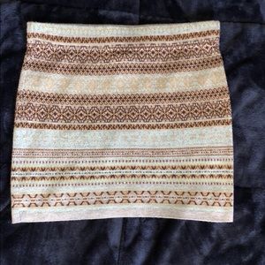 Women’s Woven Pull Up Mini Skirt